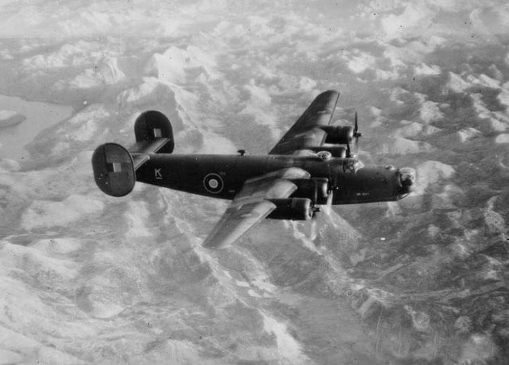 Liberátor 34. peruti SAAF nad Krétou. Foto: Colin Crossley/SAAF muzeum